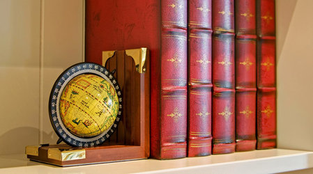 Куда и как повесить книжную полку